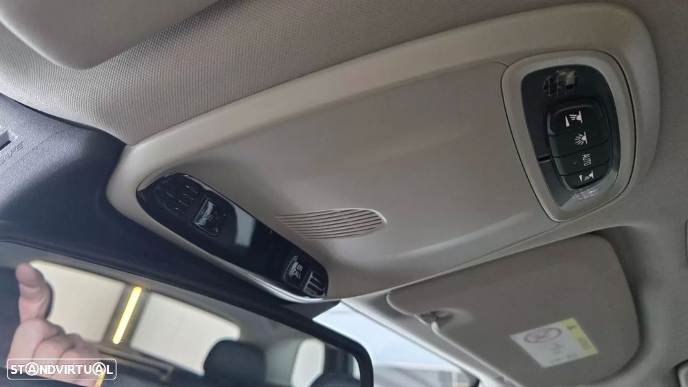 Volvo XC 60 2.0 D4 Momentum Plus Geartronic - 46