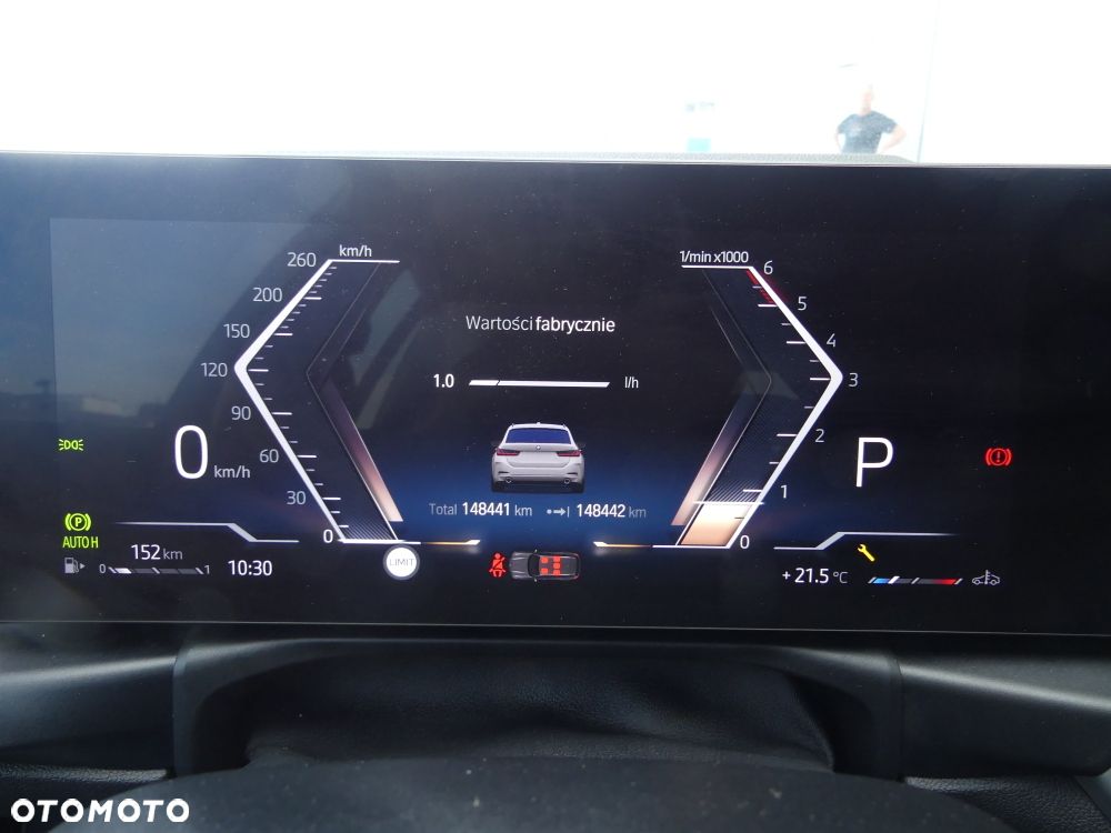 BMW Seria 3 318d mHEV - 4