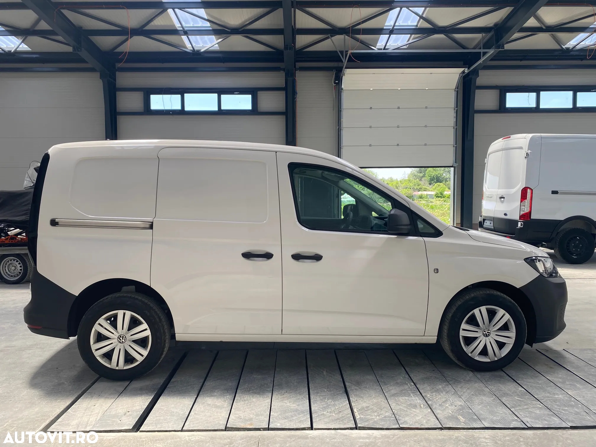 Volkswagen Caddy - 2