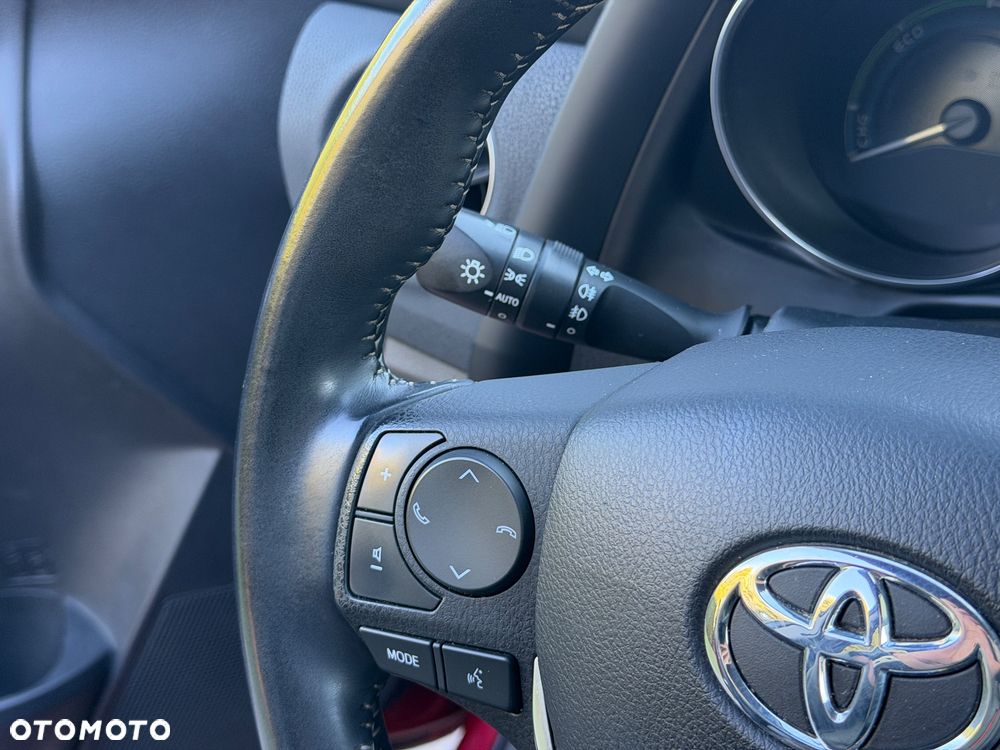 Toyota Auris 1.8 VVT-i Automatik Team Deutschland - 40
