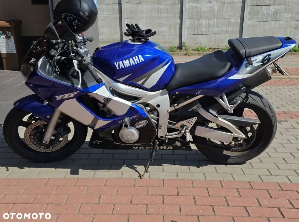 Yamaha R6 - 1
