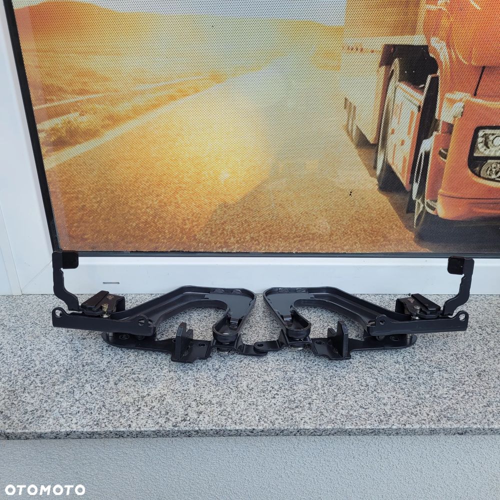 ZAWIAS  NOWY ORYGINAŁ VOLVO FH5 LIFT 24271910/ 24271919 - 1