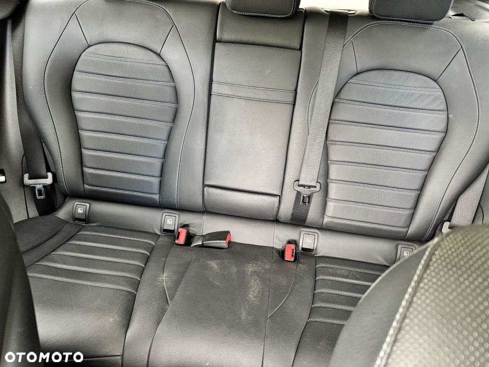 Mercedes-Benz GLC - 32
