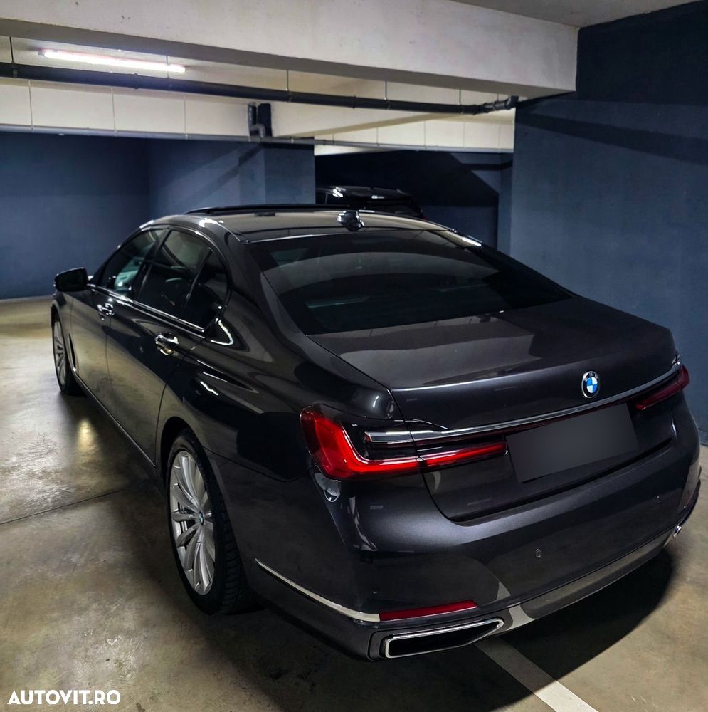 BMW Seria 7 730d MHEV - 10