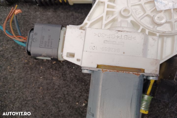 Macara geam fata dreapta electrica 7227130 7182112 71821329 942889100 - 3