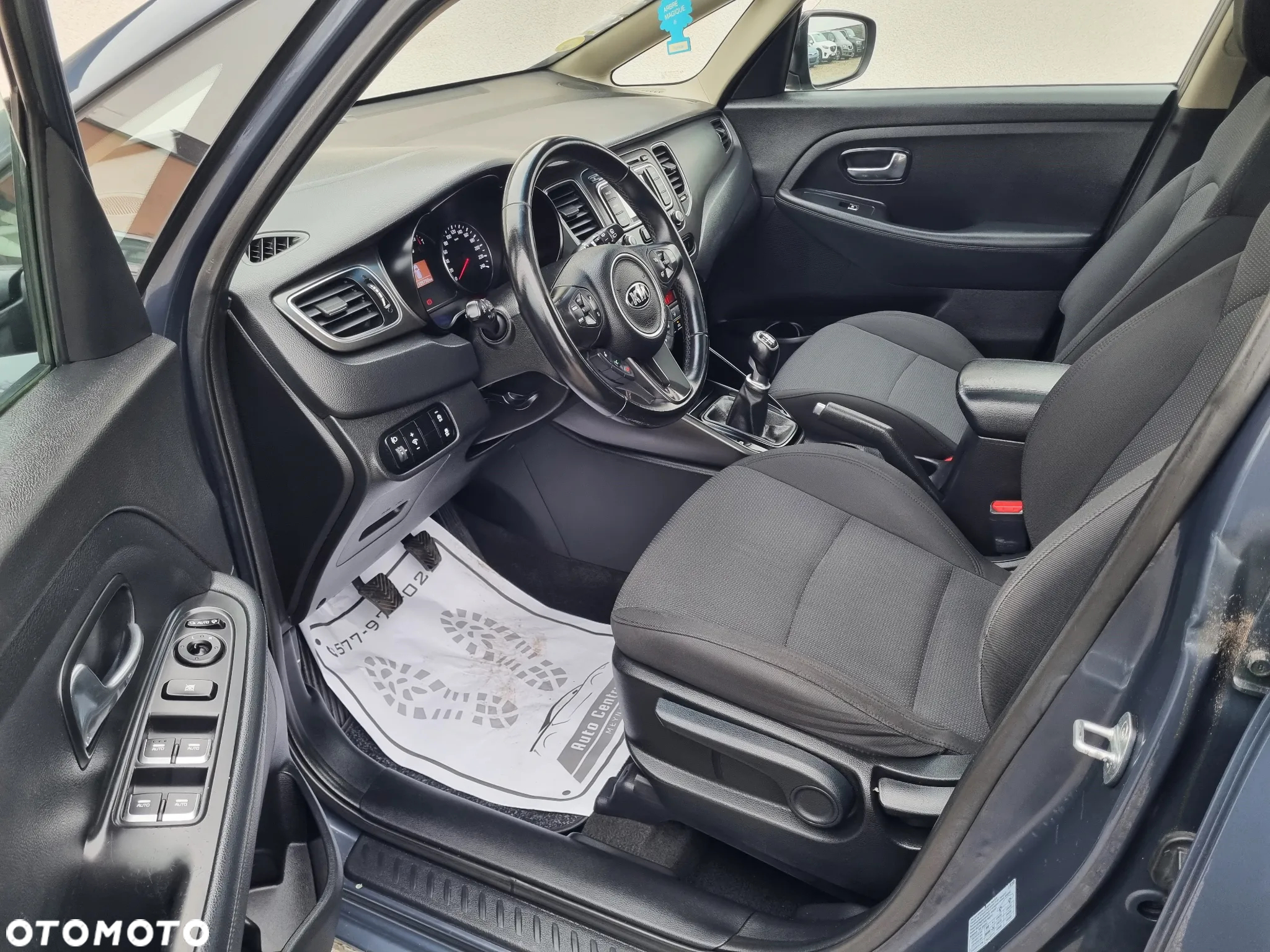 Kia Carens 1.7 CRDi S 7os EU6 - 8