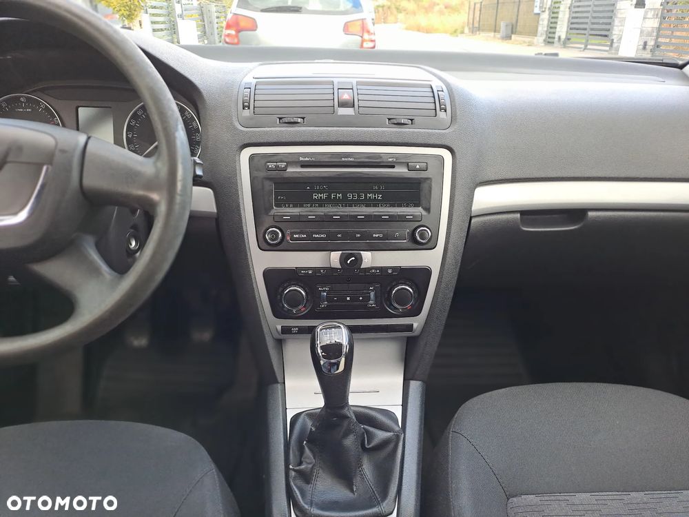 Skoda Octavia 1.6 Ambition - 21