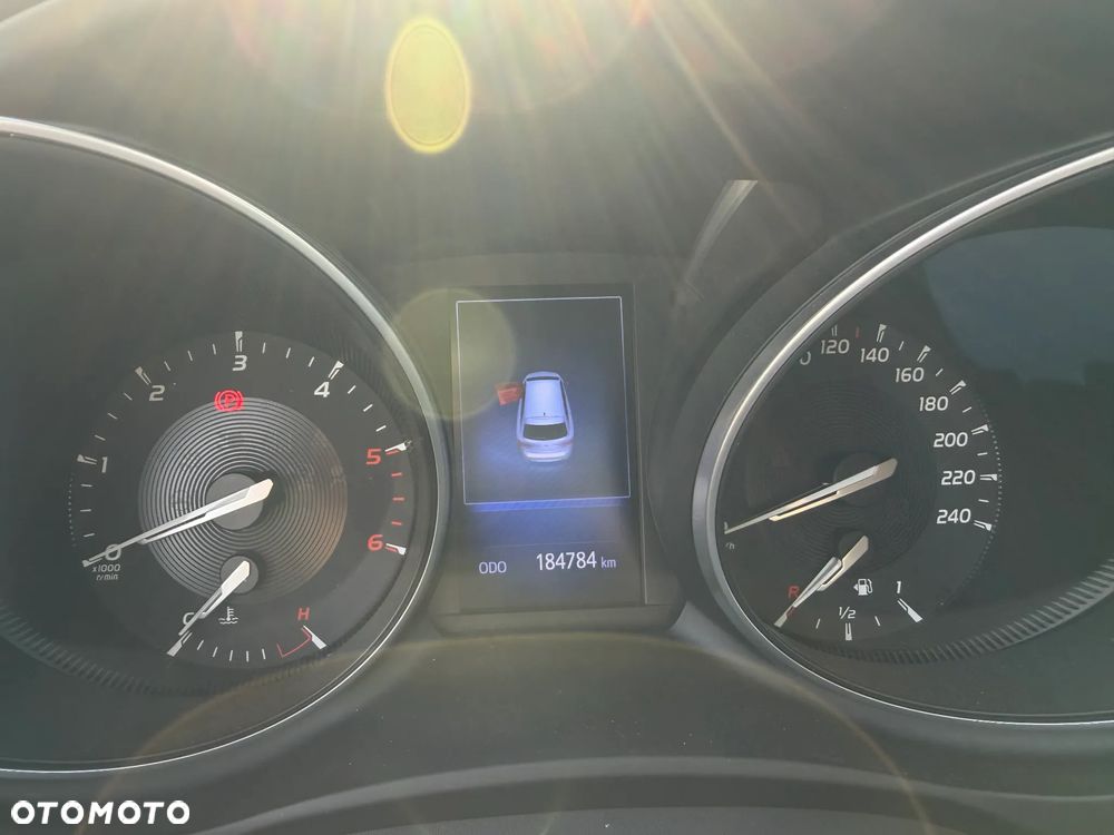 Toyota Avensis 2.0 D-4D Prestige - 19