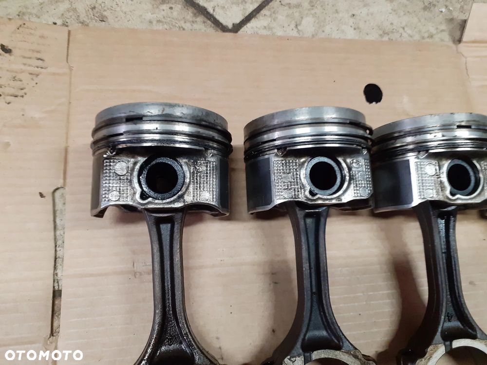 12185 Tłok + korbowód SH01 Mazda 3 6 CX-5 2.2 d - 2