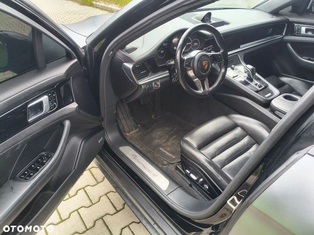 Porsche Panamera 4 - 5