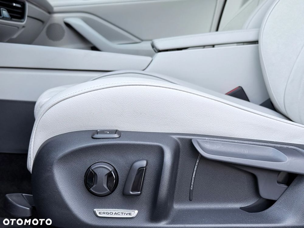 Volkswagen Passat 2.0 TDI EVO Elegance DSG - 27