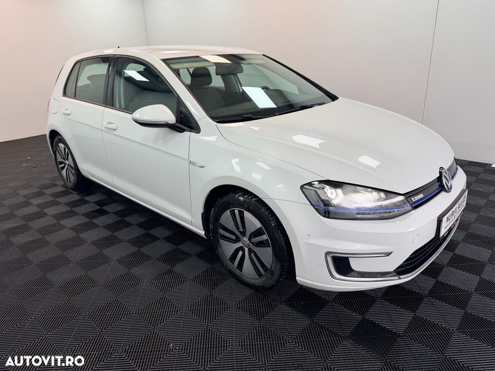 Volkswagen Golf - 22