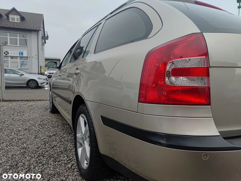 Skoda Octavia 2.0 TDI Ambiente DSG - 8