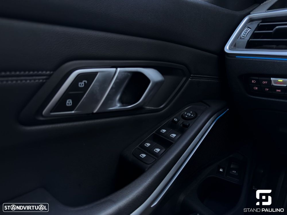 BMW 330 e Line Luxury Auto - 31