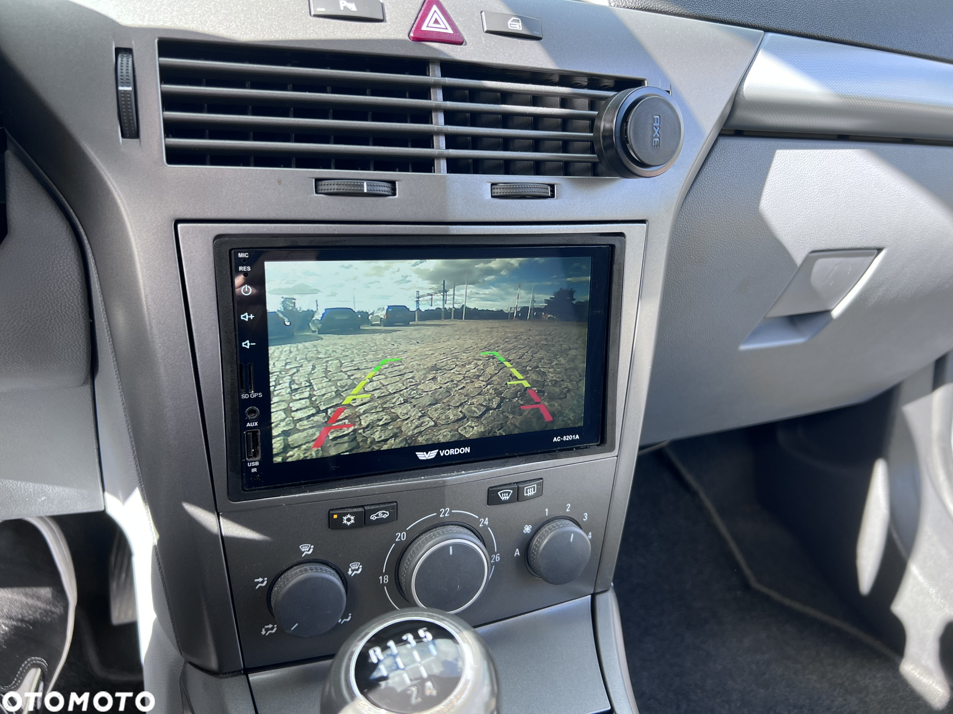 Opel Astra GTC 1.4 - 18