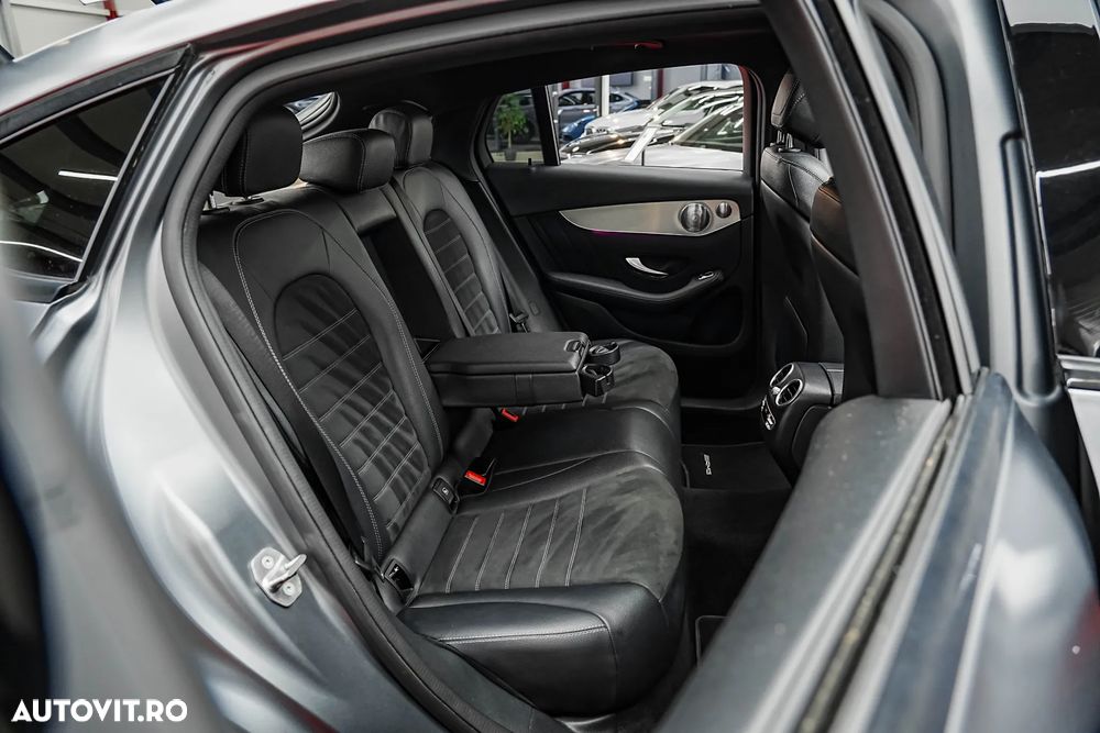 Mercedes-Benz GLC Coupe 300 4Matic 9G-TRONIC AMG Line Plus - 11