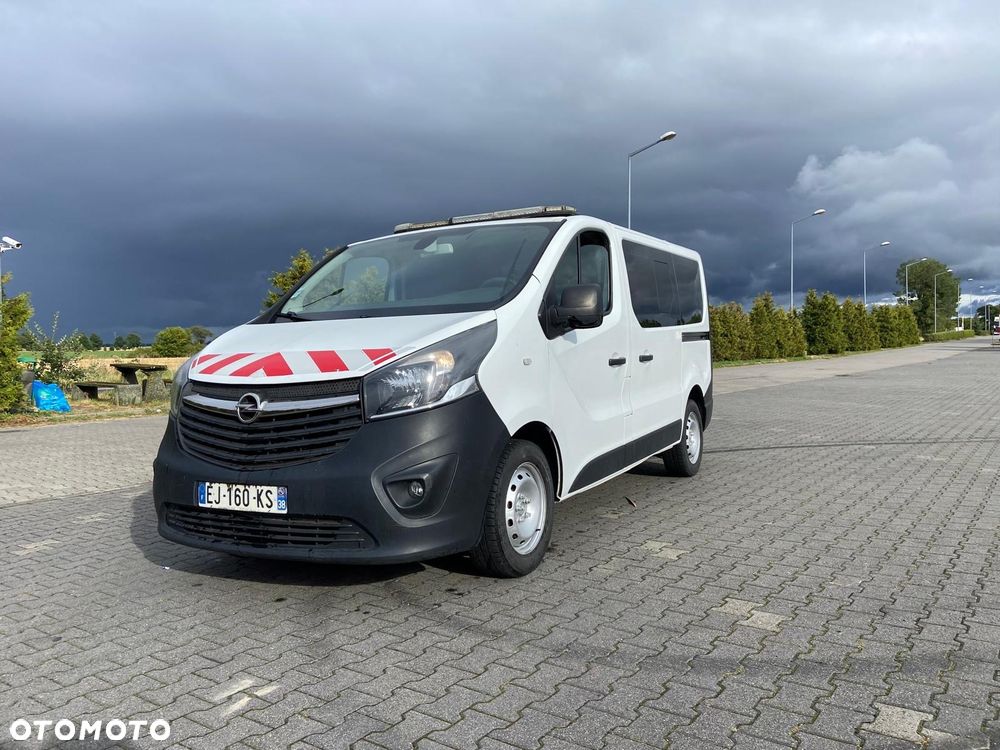 Opel Ambulans Karetka vivaro - 2