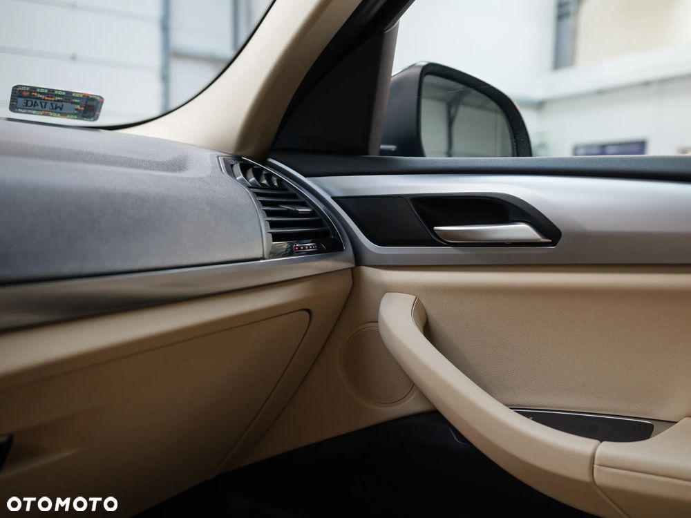 BMW X4 xDrive20i GPF Advantage sport - 36