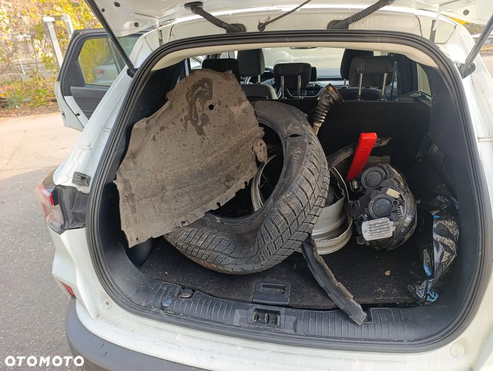 Ford Kuga 2.5 Duratec FHEV TITANIUM - 14