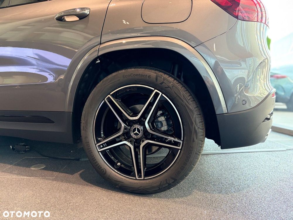 Mercedes-Benz GLA - 4