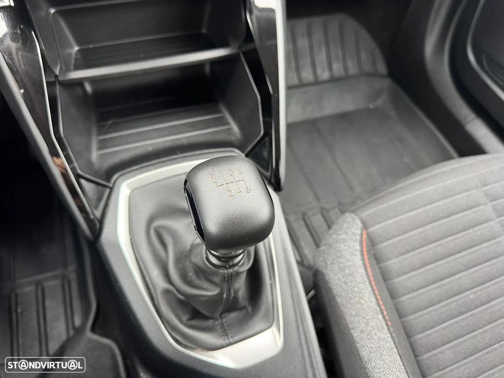 Peugeot 2008 1.2 PureTech Active Pack - 28