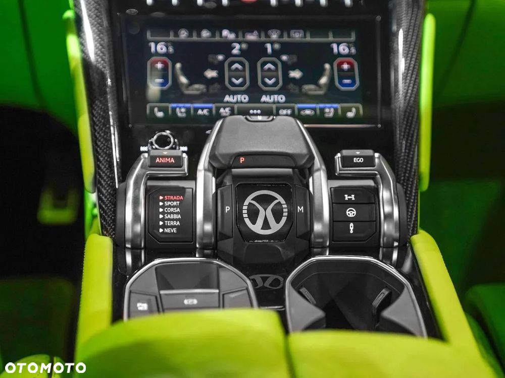 Lamborghini Urus Standard - 19