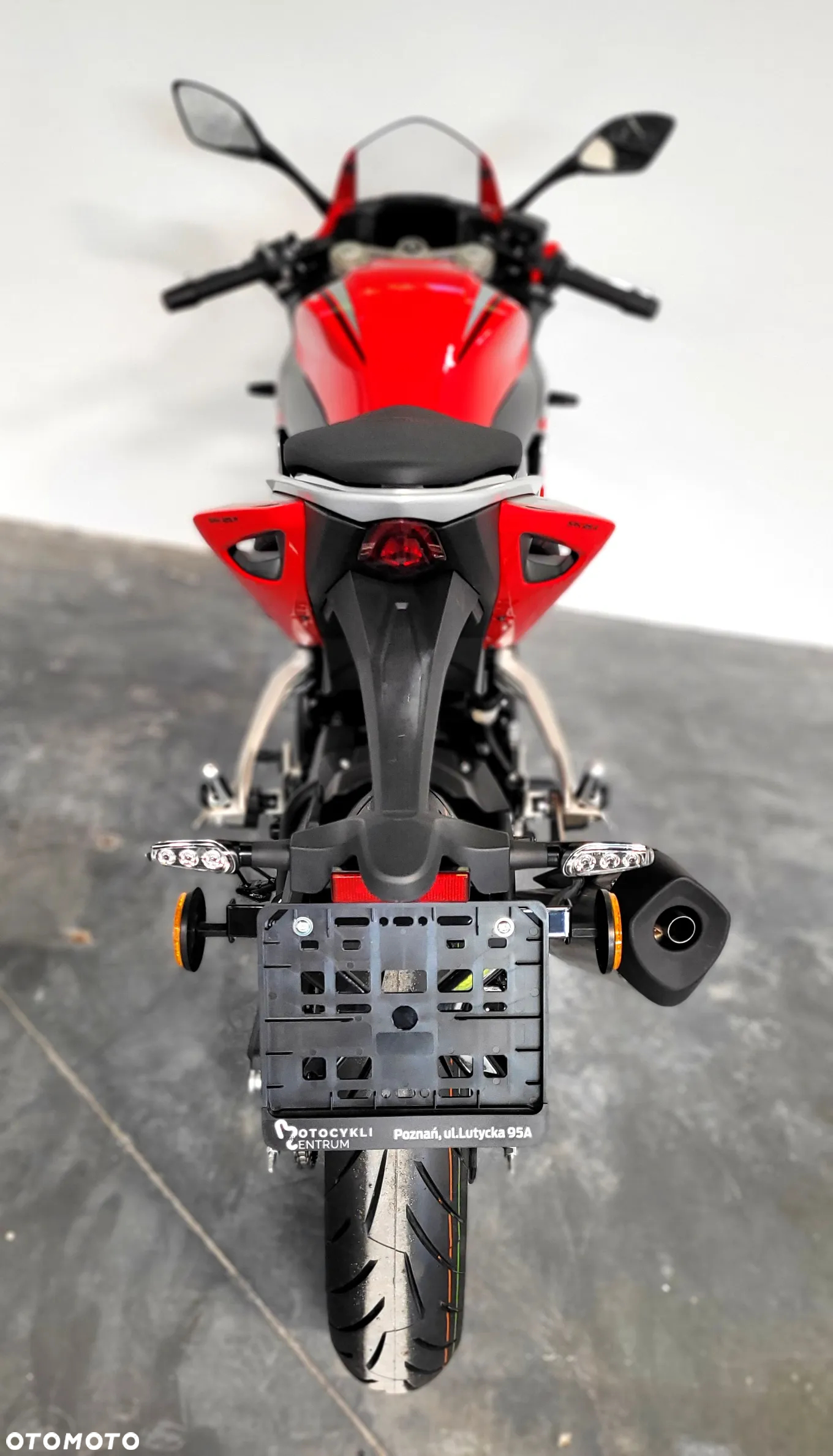 QJMOTOR SRK 125R - 14