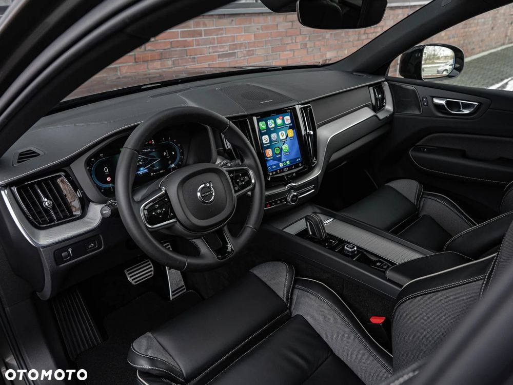 Volvo XC 60 B4 B Plus Dark - 23