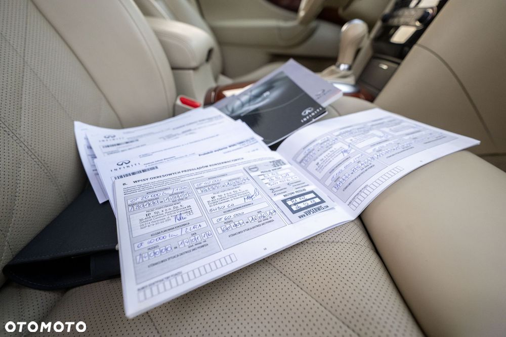 Infiniti Q70 3.0d S - 28