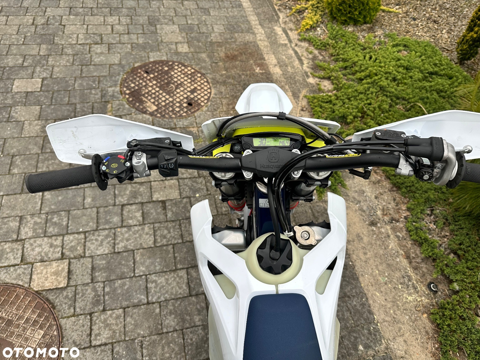 Husqvarna FE - 11