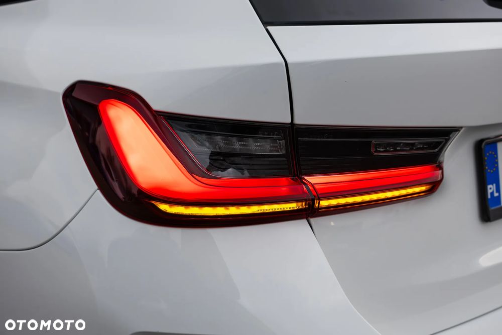 BMW Seria 3 318i - 10