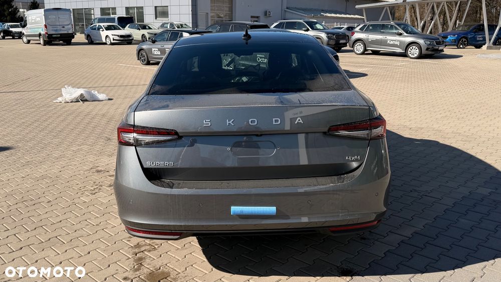 Skoda Superb 2.0 TDI SCR 4x4 Edition 130 DSG - 5