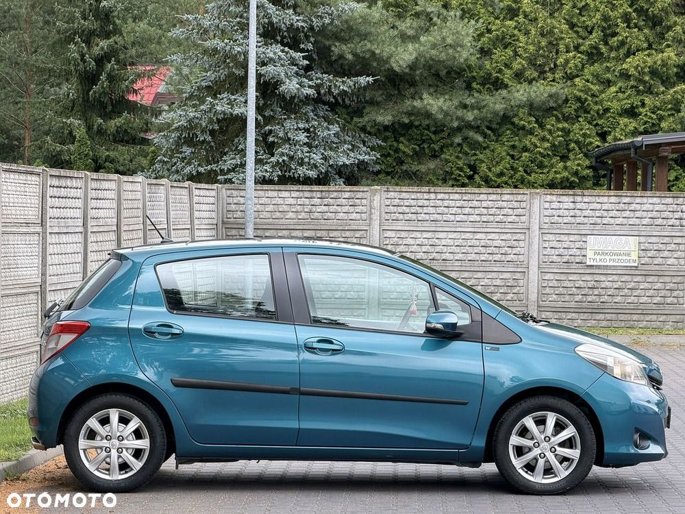 Toyota Yaris 1.33 Premium EU6 - 24