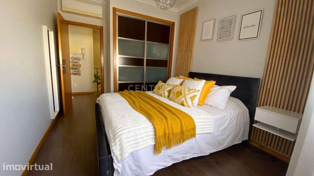 T3 Duplex com Garagem e Piscina | Condomínio Privado em Tomar - Grande imagem: 2/18