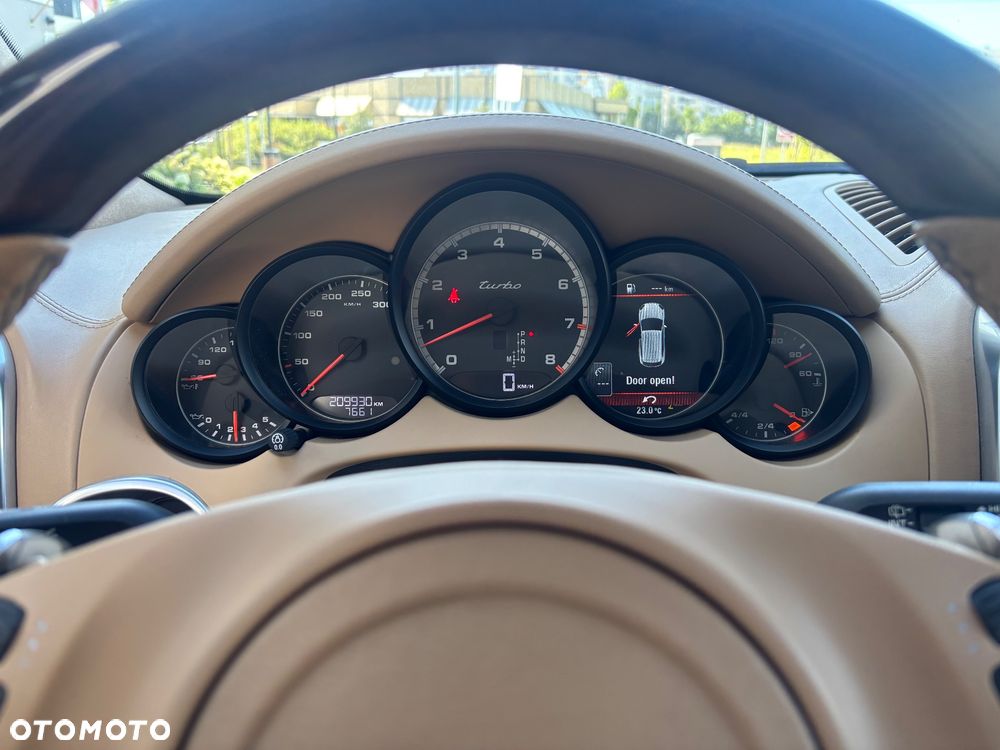 Porsche Cayenne - 23