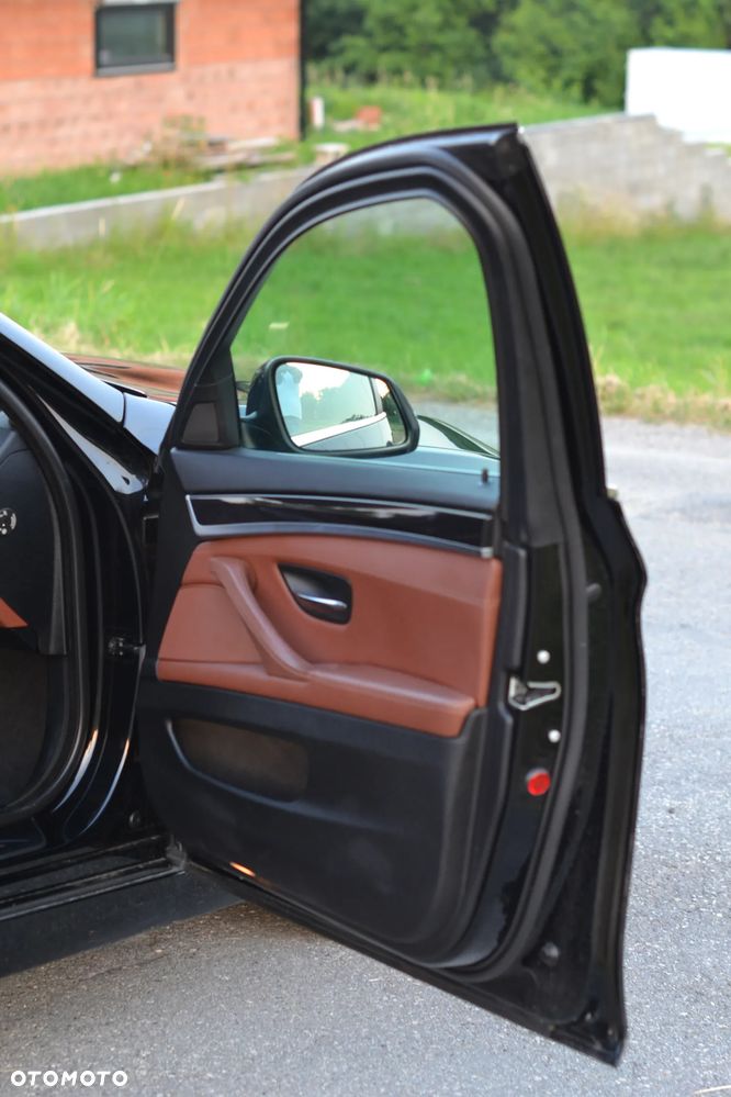 BMW Seria 5 520d xDrive Luxury Line - 6