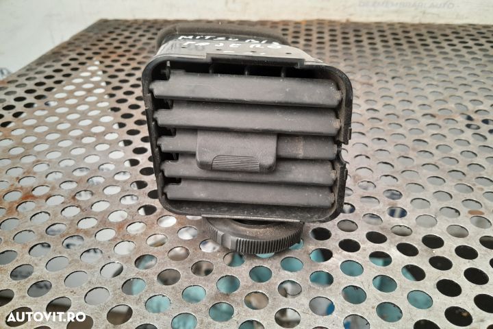 GRILA VENTILATIA BORD DREAPTA  MX1253 Mitsubishi Pajero - 1