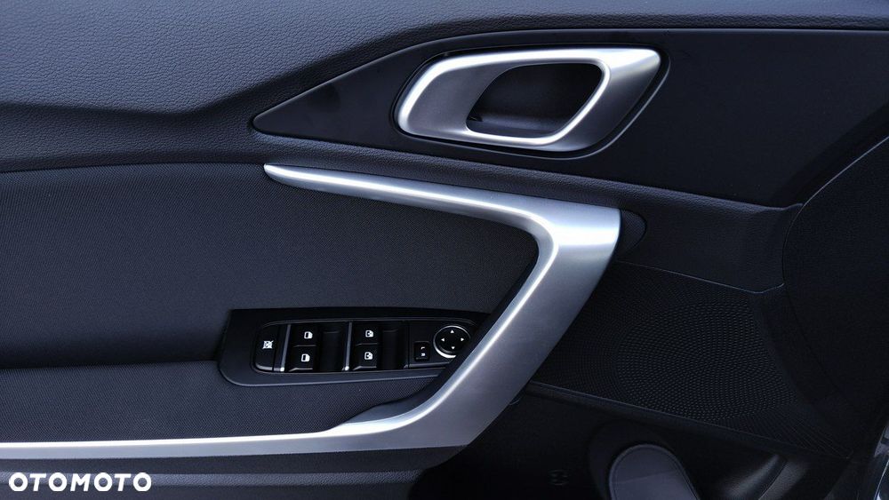 Kia Ceed - 8