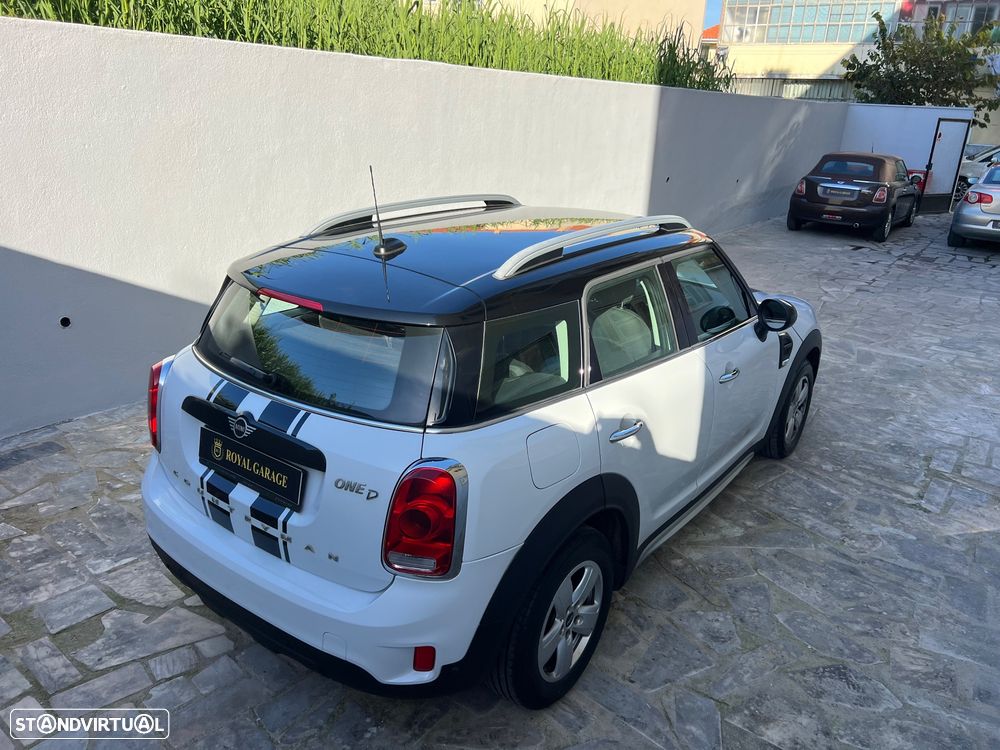 MINI Countryman One D - 11