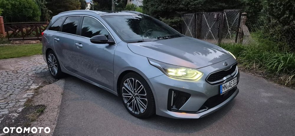 Kia Ceed SW 1.5 T-GDI DCT7 OPF GT Line - 4