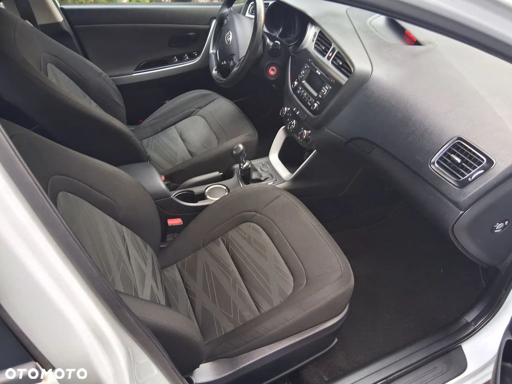 Kia Ceed 1.4 CVVT Attract plus - 25