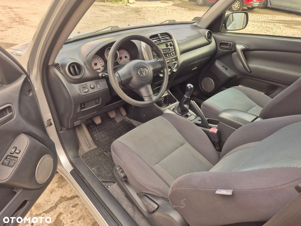 Toyota RAV4 - 16