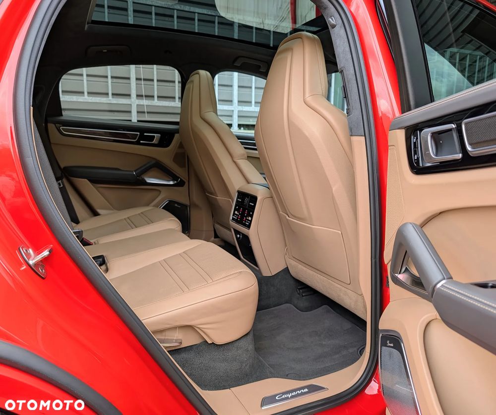Porsche Cayenne - 23