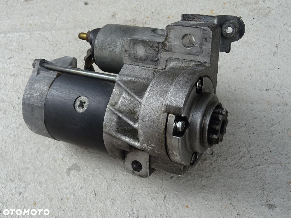 Opel Vectra C Signum 3,0 CDTI ROZRUSZNIK SILNIKA HITACHI 8973756132 - 3
