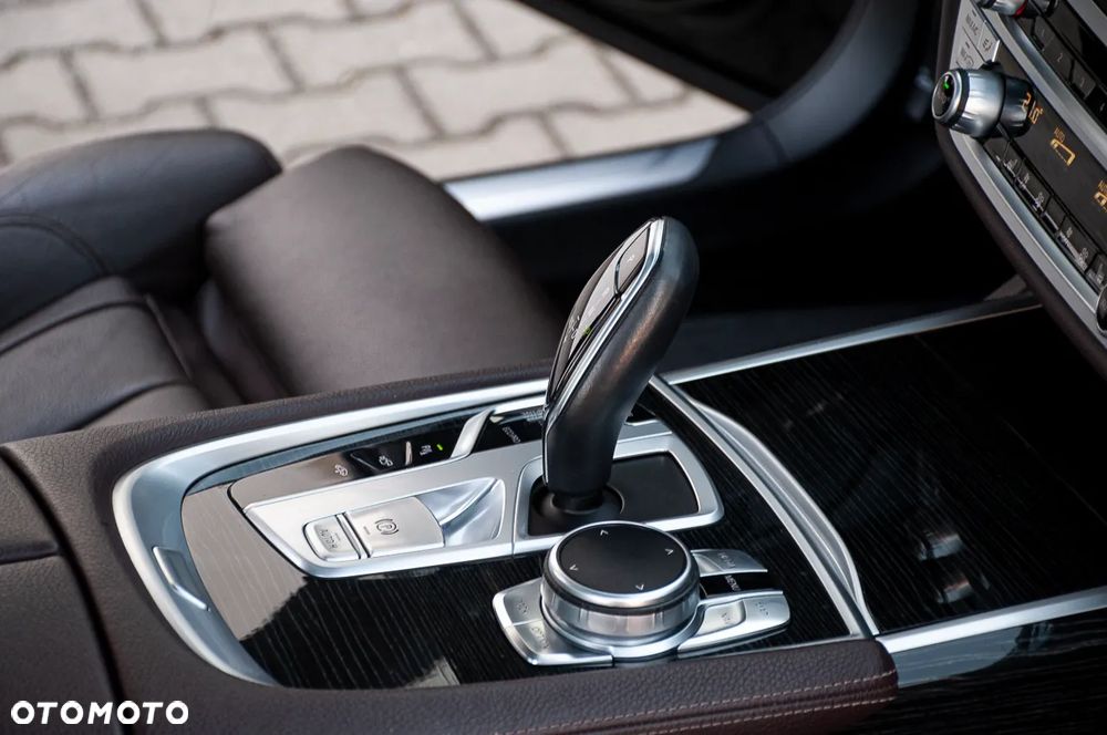 BMW Seria 7 730d xDrive sport - 17