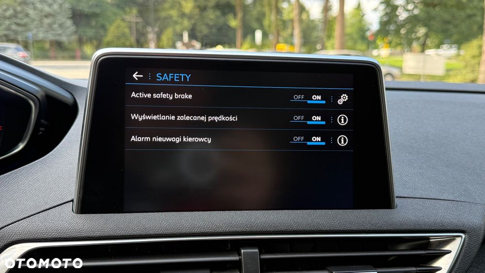 Peugeot 3008 PureTech 130 Stop & Start GPF EAT8 Allure Business-Paket - 25