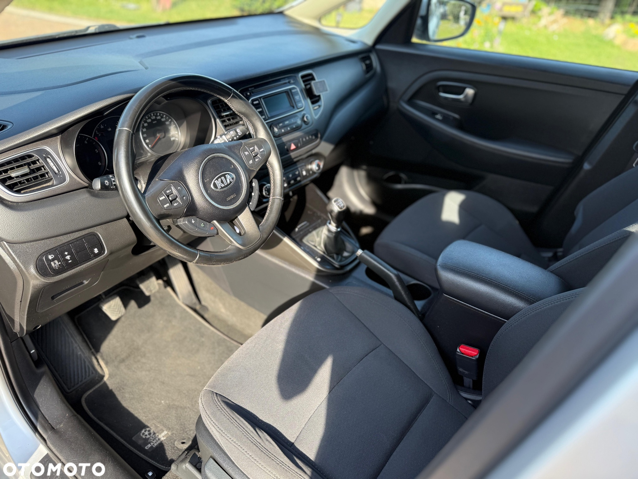 Kia Carens - 26