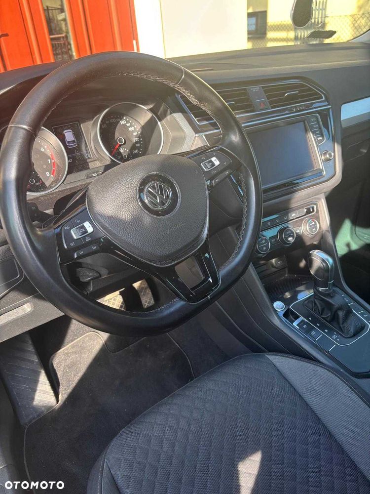 Volkswagen Tiguan - 8