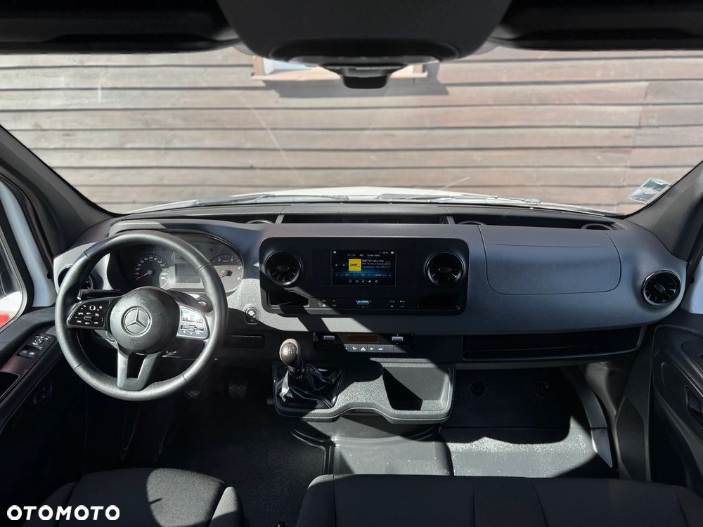 Mercedes-Benz SPRINTER - 18