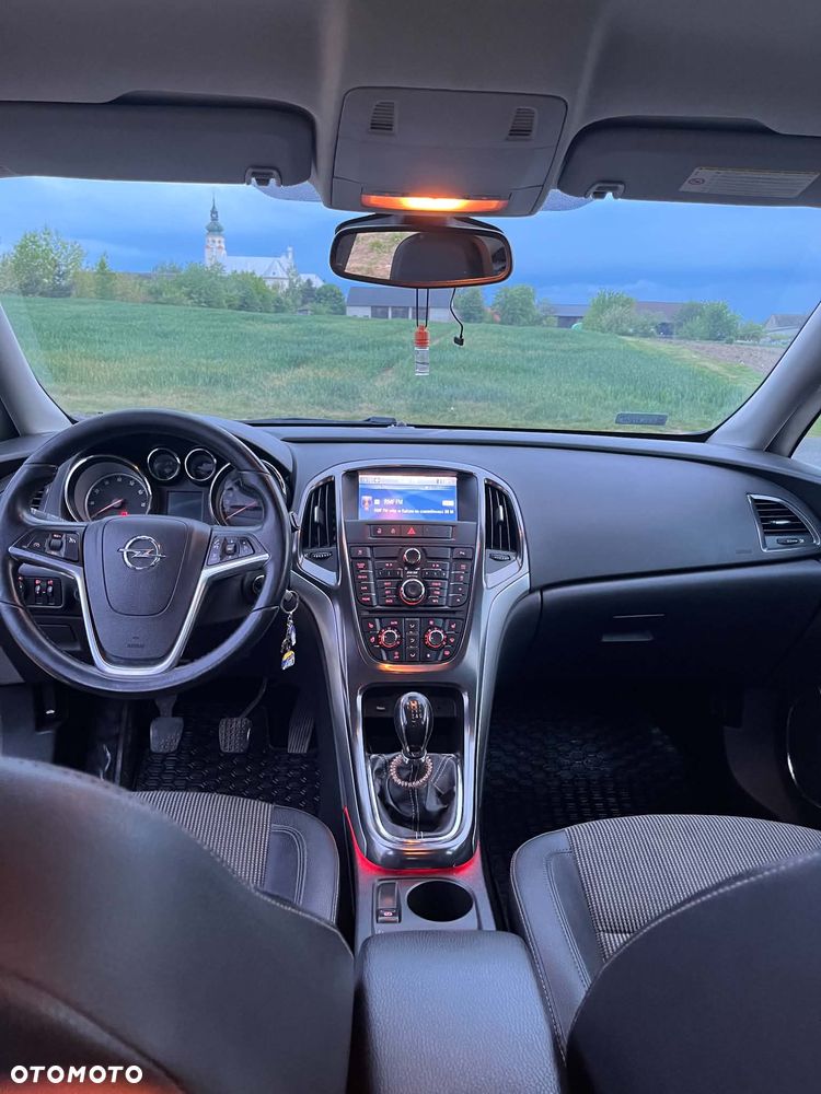 Opel Astra 1.4 T Cosmo - 11